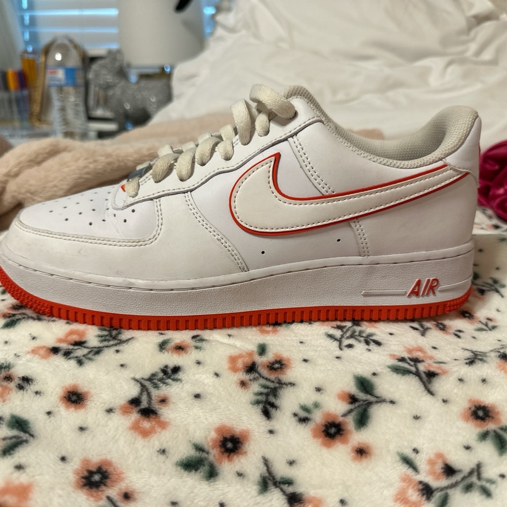 Nike White and Red Sneakers